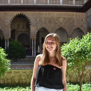 Meet your Posher, Charlize